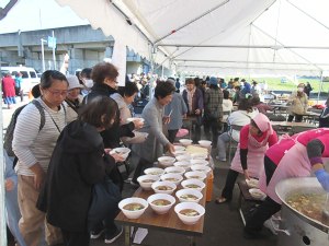 いもの子汁振る舞い